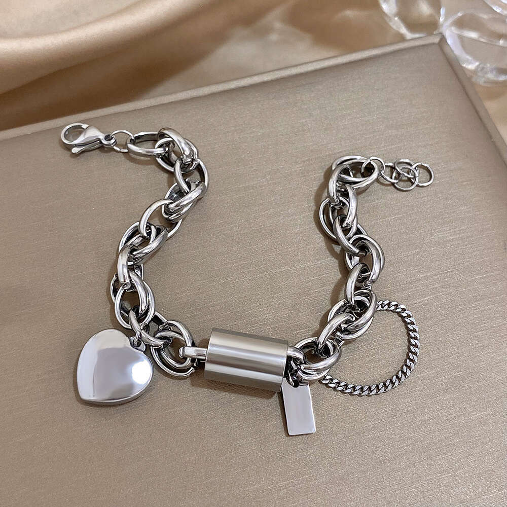Punk Chunky Gold Color Thick Chain Stainless Steel Bracelets for Women Fashion Design Heart Love Pendant Wrist Jewelry Gift