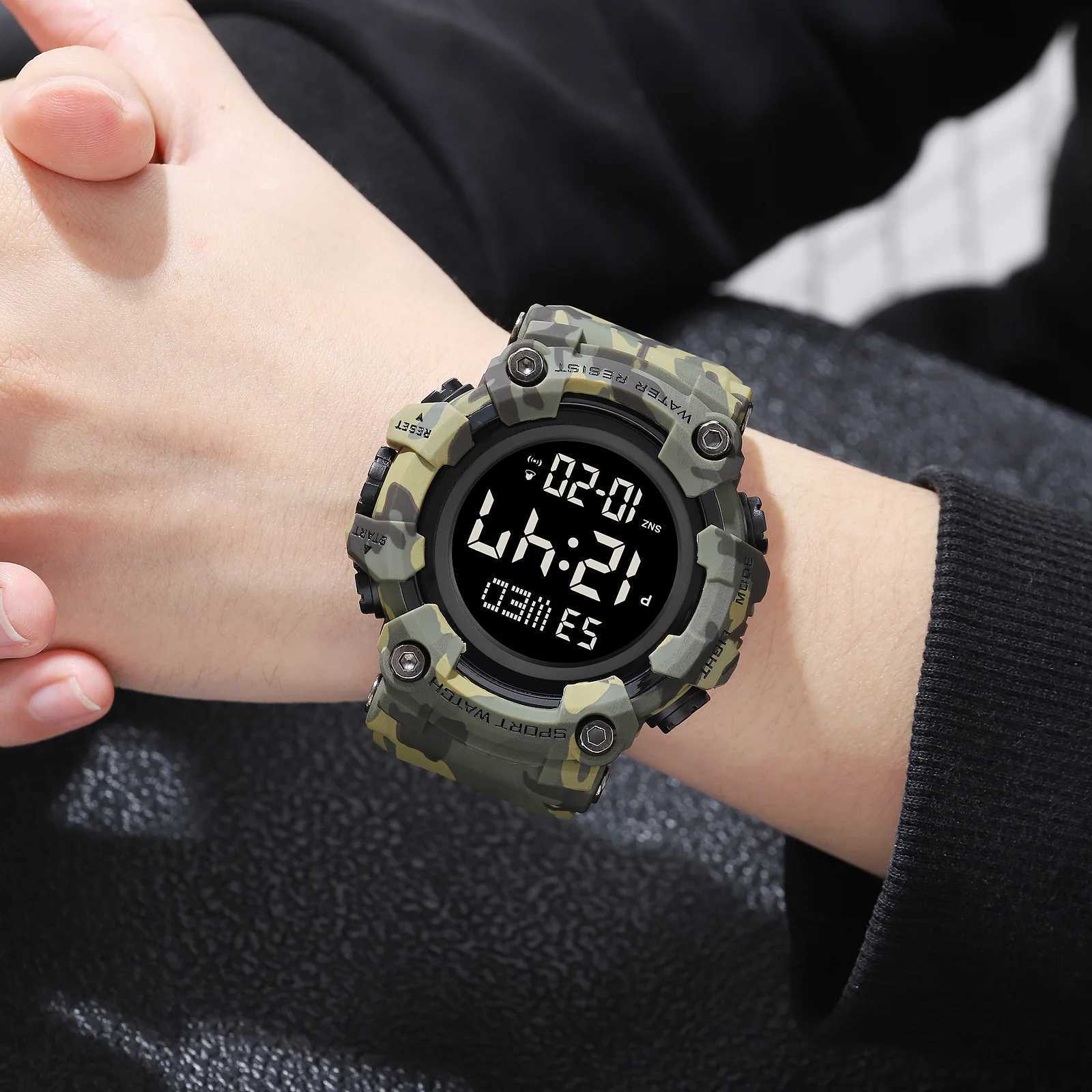 SKMEI Large Dial Stop Sport Mens D Light Digital Watch 5Bar Waterproof Countdown Clock reloj hbre 1968 M241128