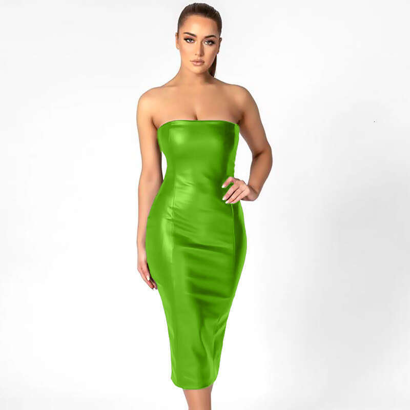 Solid color PU leather, fashionable stylish, slim fit bra and sexy mid length with a slit back. Women's dress