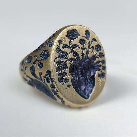 Hecheng Fashion Alloy with Exaggerated Personality, Floral Women's Charm, Various Temperaments, Ancient Style Ring