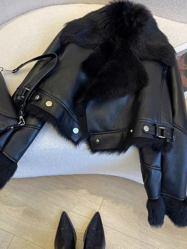 Winter Women Streetwear Faux Lamb Leather Fur Short Jacket with Belt Moto Biker Thick Warm Sheepskin Coat Outwear 241129