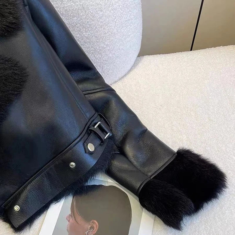 Winter Women Streetwear Faux Lamb Leather Fur Short Jacket with Belt Moto Biker Thick Warm Sheepskin Coat Outwear 241129