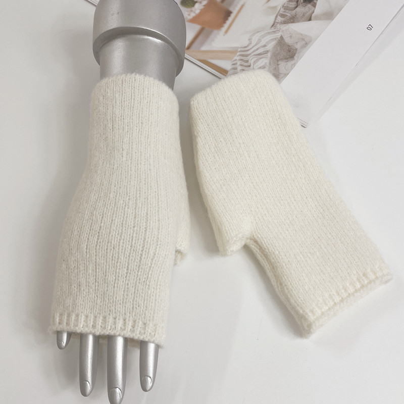 Autumn and winter outdoor decoration warm fashion trend cute girl Japanese Korean version solid color half finger knitted gloves in stock