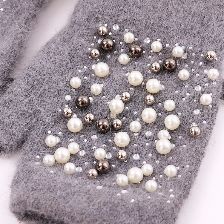 Winter warm knitted gloves exposed rabbit hair gloves men's and women's semi pointed diamond pearl gloves factory direct sales