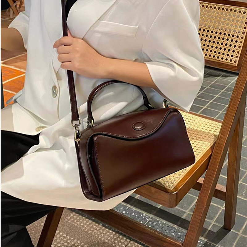 2024 New Leather Women's Vintage Cowhide Single Shoulder Diagonal Fashion Simple Box Bag Senior Sense Handbag