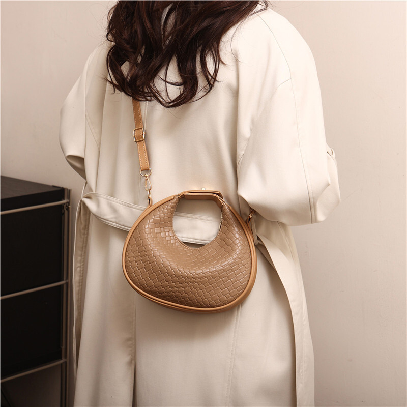 Spring New Fashionable, Simple, Leisure, Commuting, Western Style Crescent Bag, Handheld, Single Cross Shoulder, Women's Bag