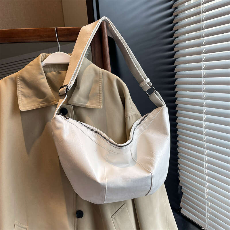 New Korean Style Popular Dumpgs For Women, Versatile Crossbody Fashion, Single Shoulder , Horn Quality Classic B1