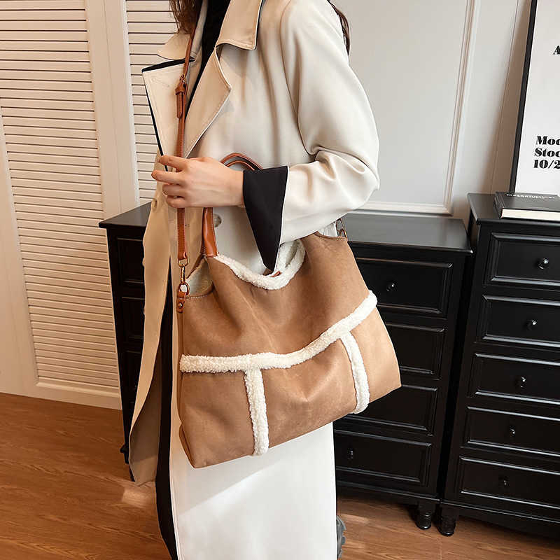 Popular bags women autumn winter deer skin velvet large capacity fashionable shoulder armpit handbag 241115