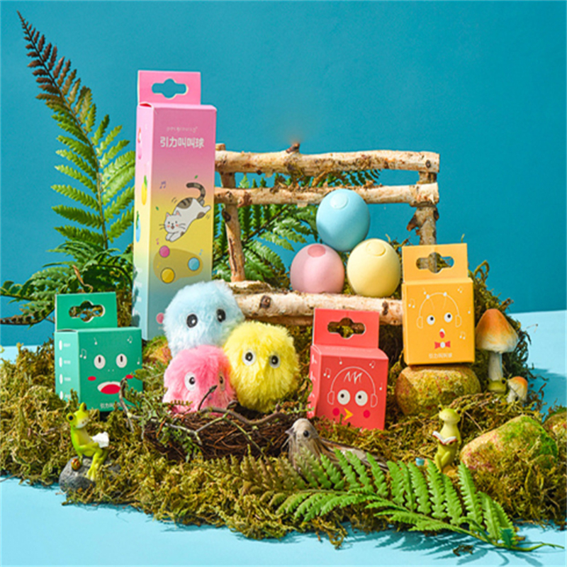 Cat toys touch making sounds attracting gravity calling balls teasing cat balls cats themselves relieving boredom toys such as catnip