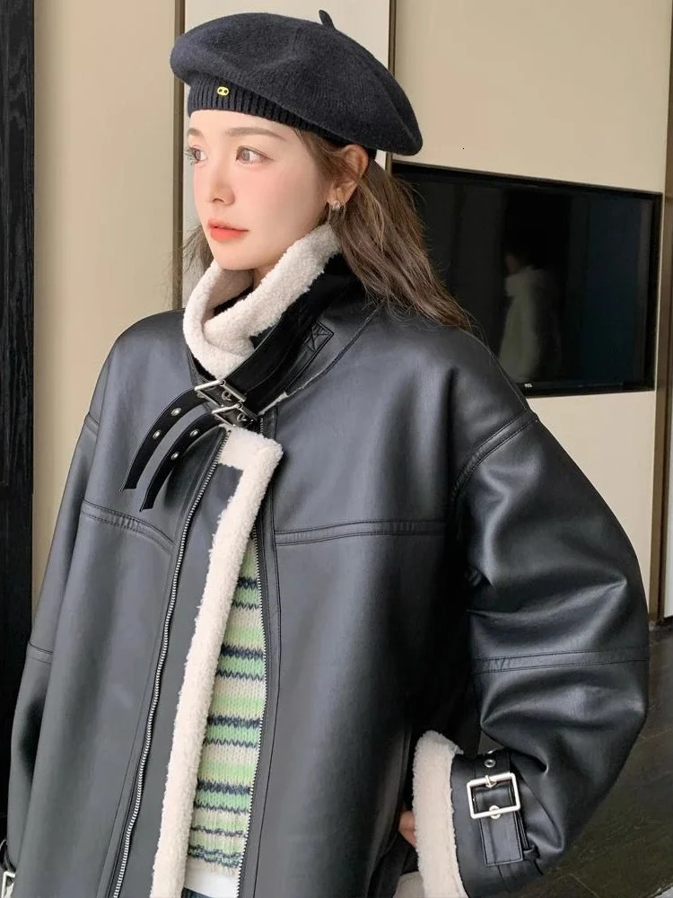 2024 Autumn and Winter Fashion Womens Warm Leather Jacket Motorcycle Wear Collar Fur Integrated Loose Long Sleeve Coat 241129