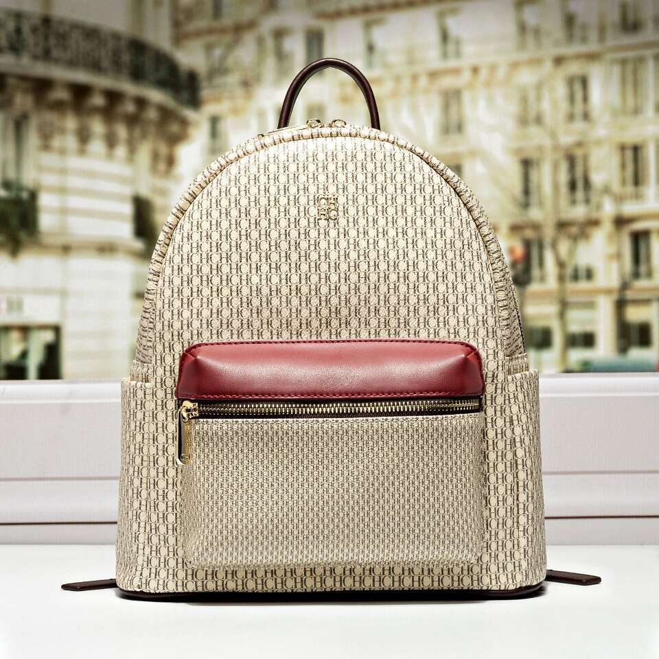 New lightweight leather material backpack, high-value waterproof, suitable for women's commuting and leisure bags, women's large capacity ba