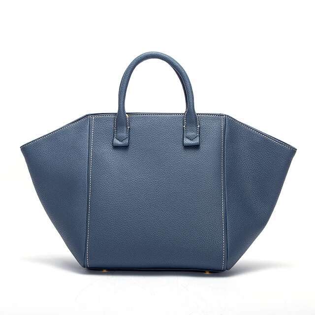 Unique Body Large Capacity Ladies Handbag Essential For Daily Travel Classic Retro Style Exquisite Workmanship