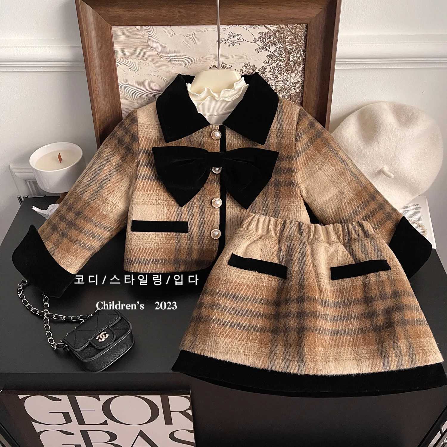 Clothing Sets Childrens clothing set plain weave bow jacket+tight fitting 2-piece set wool and cotton set childrens clothing Y241129M7N7