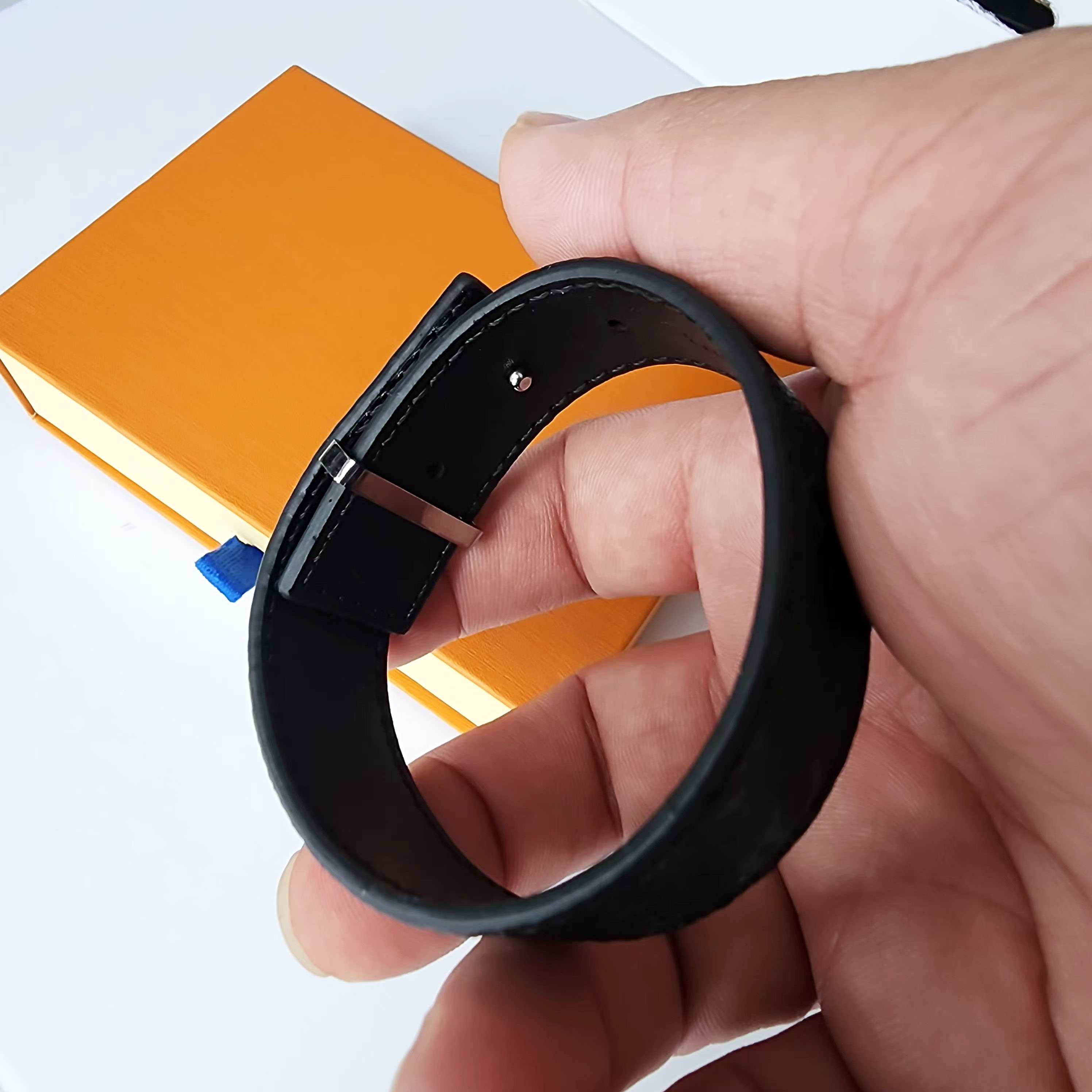 Brand Designer leather bracelets High-end Luxury Men's and women's Bracelets Fashion Unisex Jewelry With box