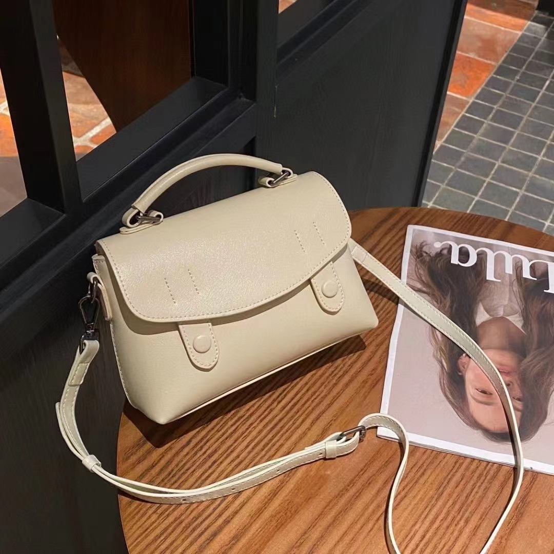 The Retro Leather Messenger Bag Women's Small Square Bag New Texture Cowhide Women's Bag Single Shoulde Designer Bags Handbags Women