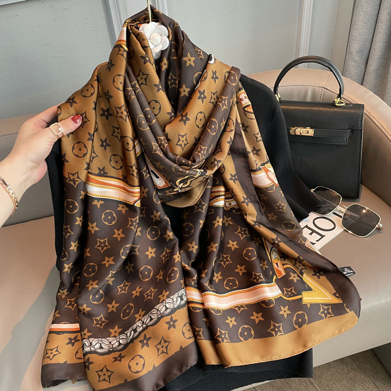 New Luxury designer Scarf high quality 100 silk scarf size 180x90cm giraffe scarf Fashion Classic women scarf designers head scarf scarf designers silk Print scarfs