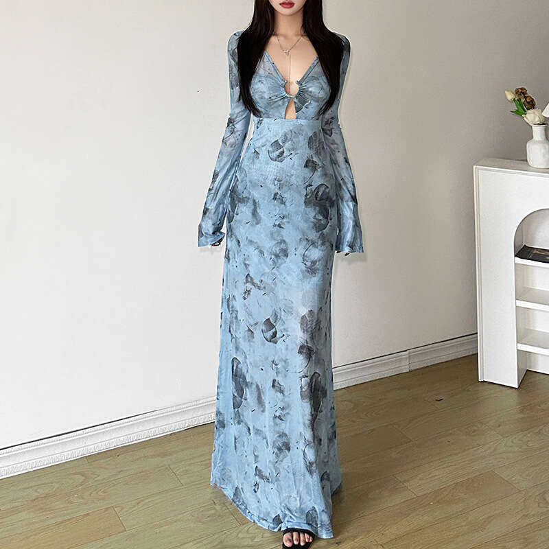 Wind 2024 Summer New Women's Elegant V-neck Blue Spot Pattern Long Sleeve Slimming Dress