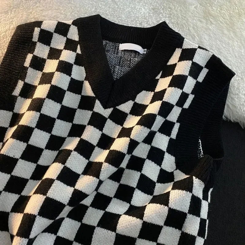 Mens Checkerboard Plaid Vneck Knitted Vest Female Spring Autumn Loose Couple Sweater Coat Sleeveless Vests Casual Tops 241129