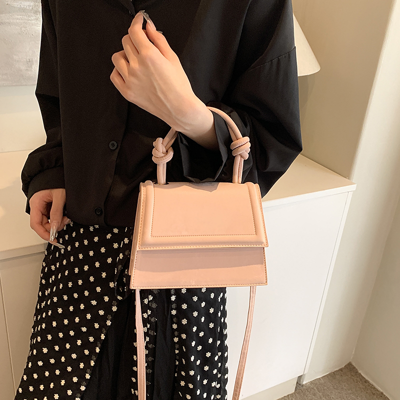 A Stylish Solid Color PU Material Women's Shoulder Bag Handbag, A Variety Oron Colors, Delicate And Small, New