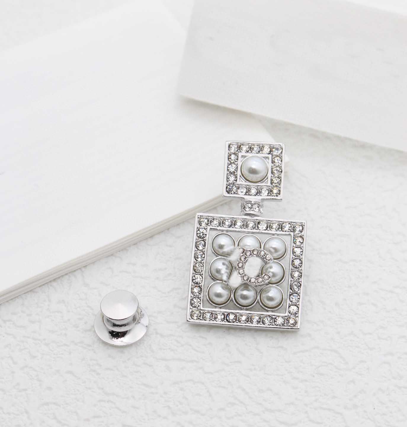 2024 Luxury quality charm square shape stud earring brooch with diamond and white nature shell beads in silver plated have stamp box PS3524B