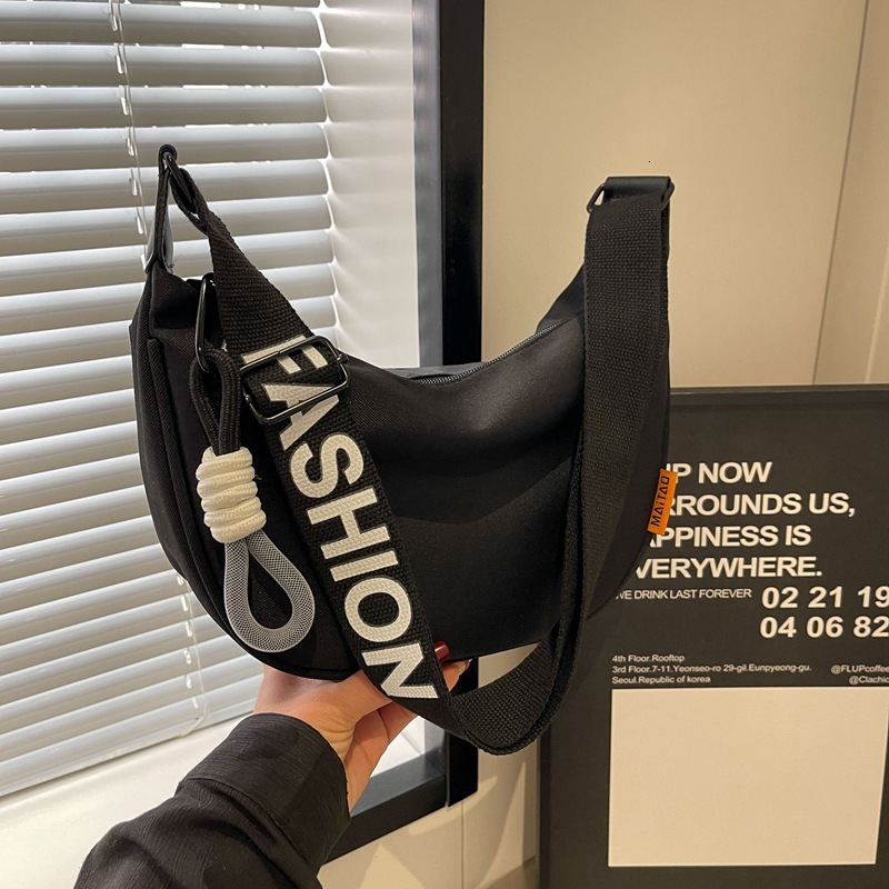 New Fashion Crossbody Bag Simple Wide Shoulder Strap Design Single Shoulder Bag Original Style Commuting Dumpling Bags Handbags Women Bag Designer