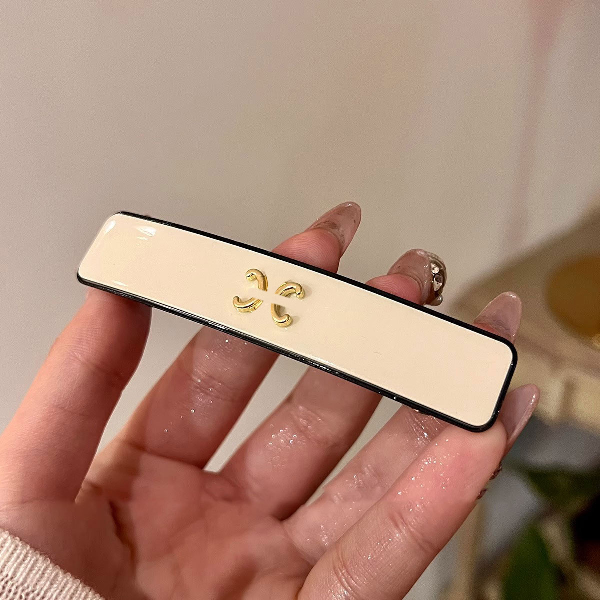 French Elegant Metal Spring Hair Clip Triomphe Element Classic Design Hair Clip Womens New Gift Charm Hair Jewelry R250425