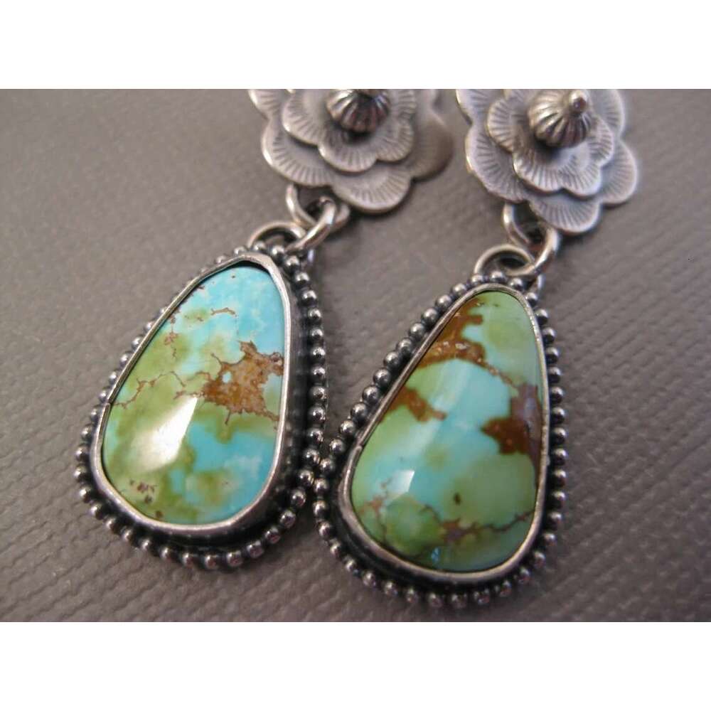 Ladies' earrings and accessories