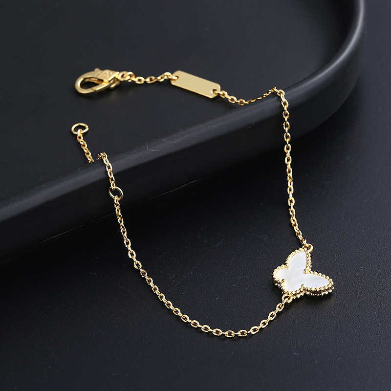 Charm Bracelets V Gold Butterfly Bracelet Womens White Beimu Ke Blue Turquoise Elegant Jewelry High Quality Treasure Batch J241128