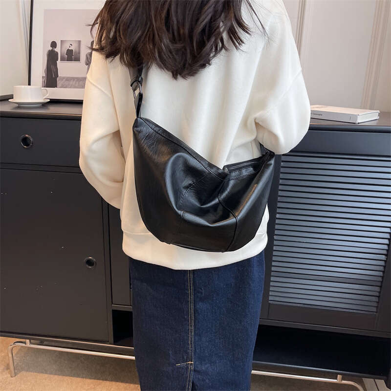 New Korean Style Popular Dumpgs For Women, Versatile Crossbody Fashion, Single Shoulder , Horn Quality Classic B2