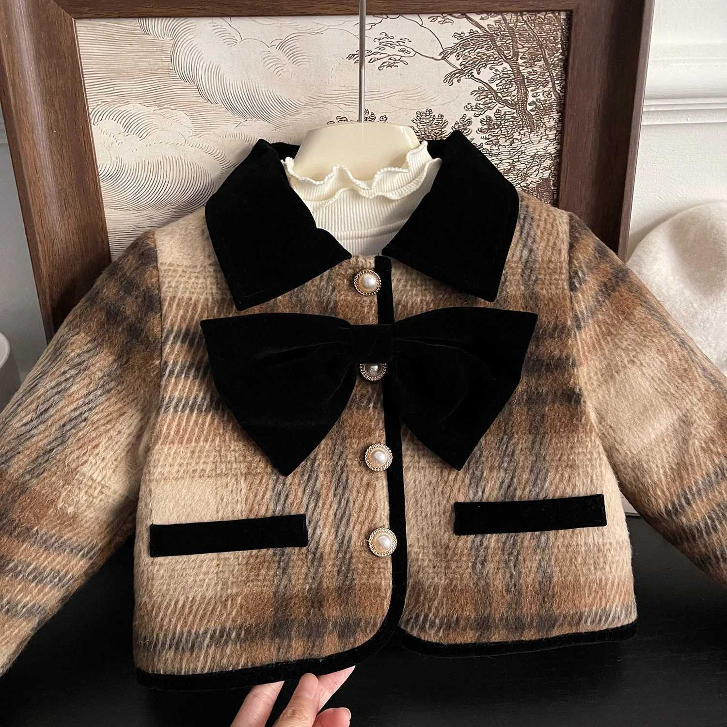 Clothing Sets Childrens clothing set plain weave bow jacket+tight fitting 2-piece set wool and cotton set childrens clothing Y241129M7N7