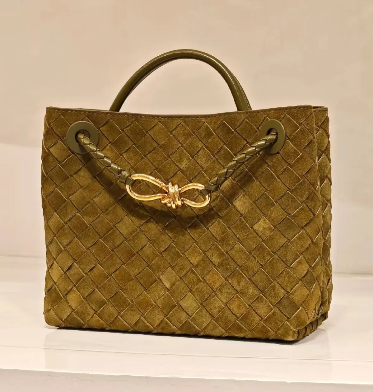 Real Leather Shoulder Winter New Women Woven Totes Top Handle Cowhide Clutch Handbag Desginer Handmade Intrecciato Suede Crossbody Bags