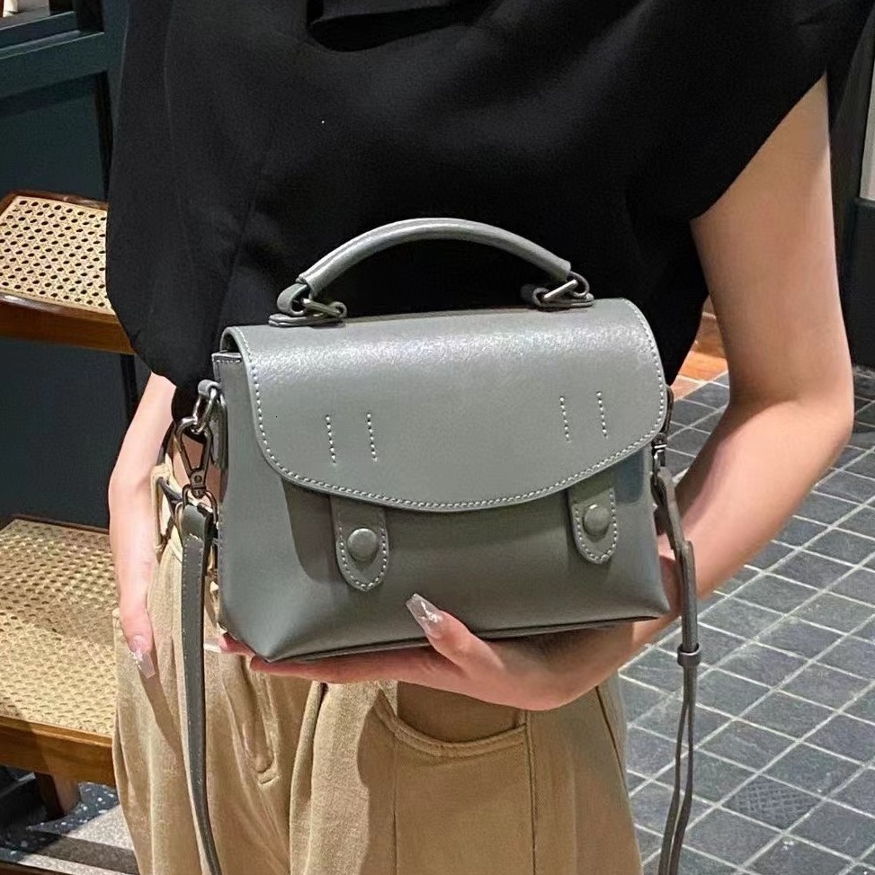 The Retro Leather Messenger Bag Women's Small Square Bag New Texture Cowhide Women's Bag Single Shoulde Designer Bags Handbags Women