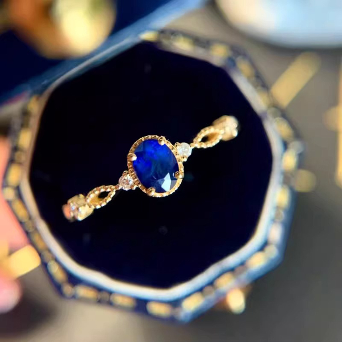 Free shipping S sterling sier retro vintage oval designer ring for women girls gold shine cz zircon dark blue red crystal stone charms elegant rings j