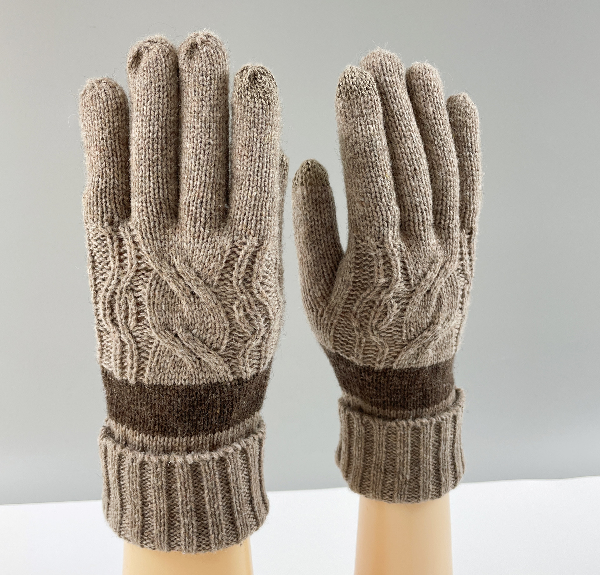 Manufacturer's new winter warm knitted gloves touch screen gloves wool men's and women's cold resistant woolen gloves spot wholesale