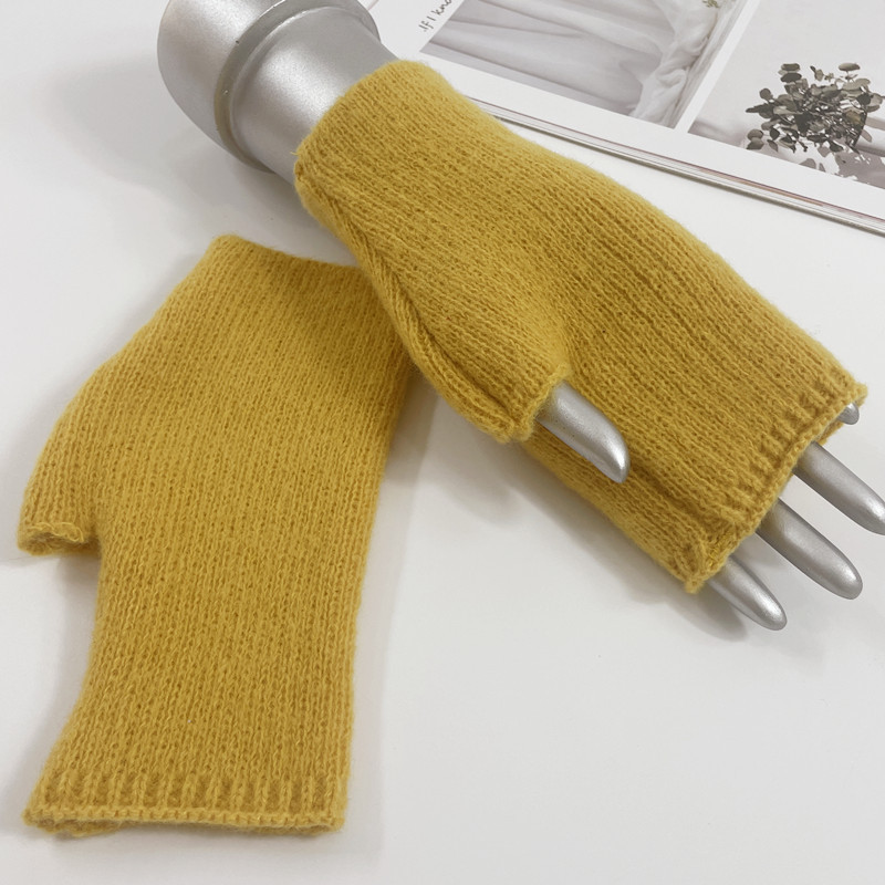 Autumn and winter outdoor decoration warm fashion trend cute girl Japanese Korean version solid color half finger knitted gloves in stock