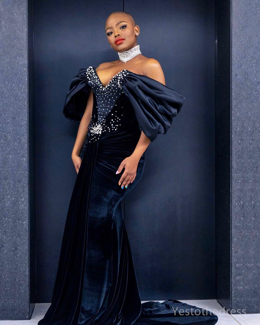 R&W 2024 Plus Size Prom Dresses for Special Ocns Promdress Off Shoulder Veet Beaded Rehinstones Decorated Birthday Dress Second Reception Gowns AM803