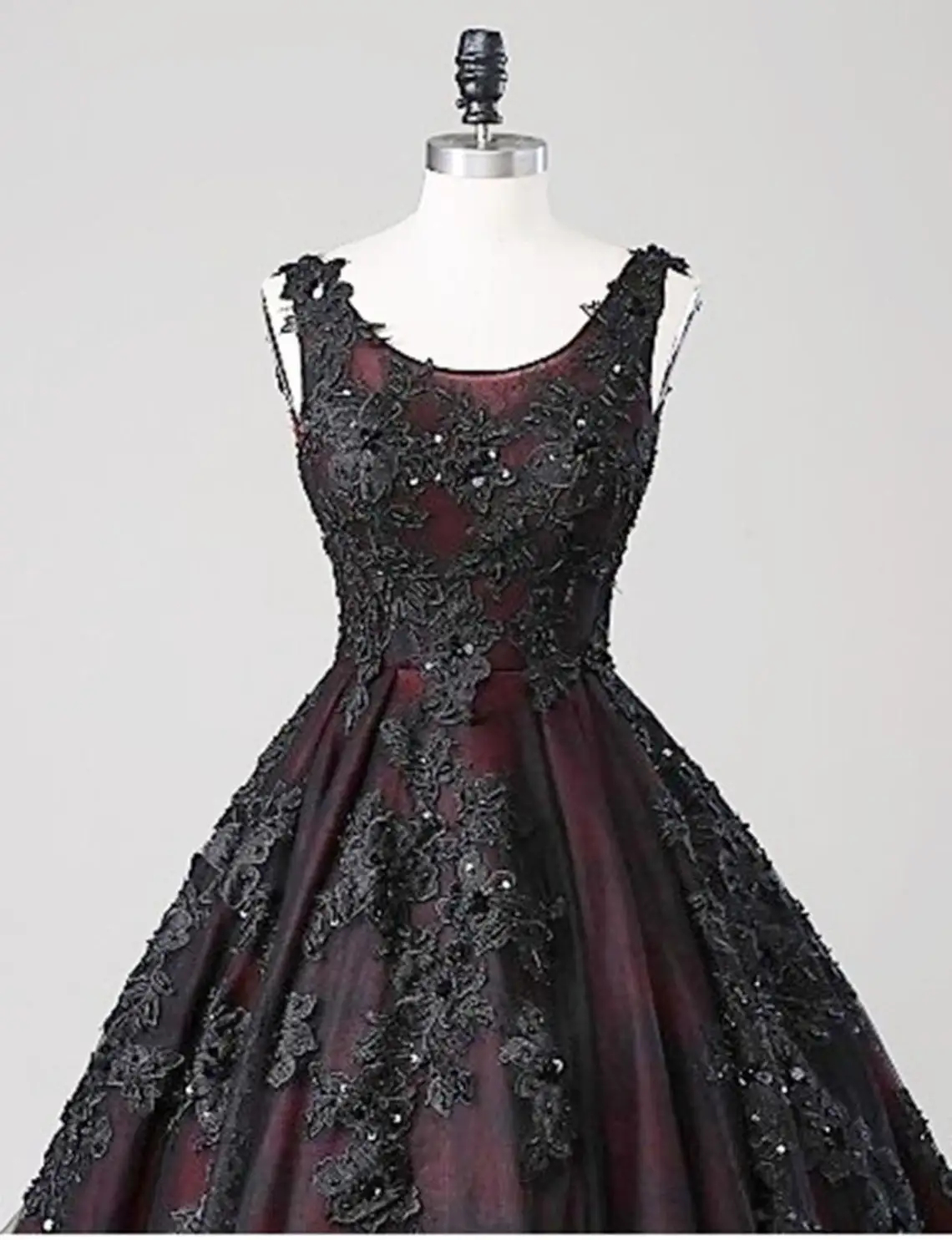Gothic A Line Wedding Dresses Black And Burgundy Long Bridal Gowns Lace Appliques Beaded Sleeveless Sexy Backless Summer Beach Garden Bride Dress