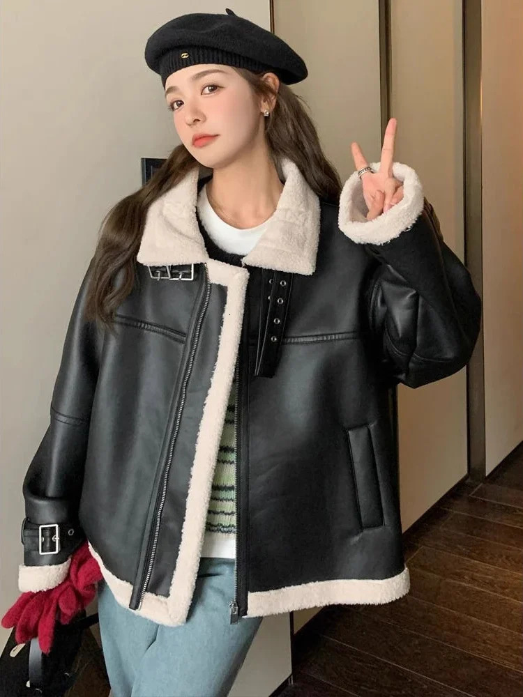 2024 Autumn and Winter Fashion Womens Warm Leather Jacket Motorcycle Wear Collar Fur Integrated Loose Long Sleeve Coat 241129