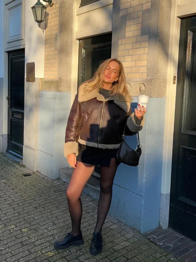 Casual Warm Sheepskin Spliced Leather Jacket Fashion Lapel Long Sleeve Pocket Short Coat Women Winter Retro Lady Streetwear 241129