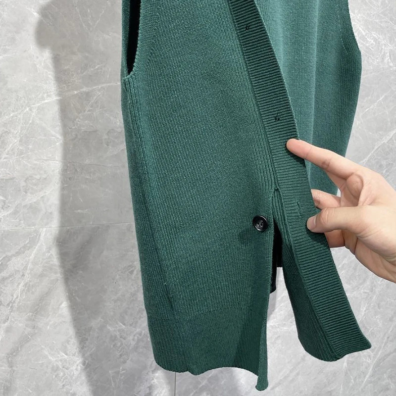 Mens Knitted Pullover Sweater Vest Casual Streetwear Button Solid Color O Neck Sleeveless Loose Stylish Vintage Knitwear 241129