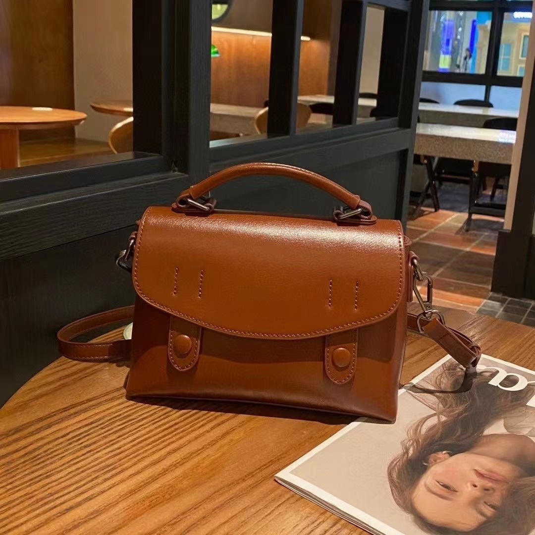 The Retro Leather Messenger Bag Women's Small Square Bag New Texture Cowhide Women's Bag Single Shoulde Designer Bags Handbags Women