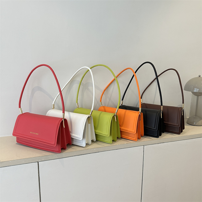Leisure Flip Shoulder Bag Summer New Casual Handbag Simple And Fashionable Candy Colored Small Square Bag