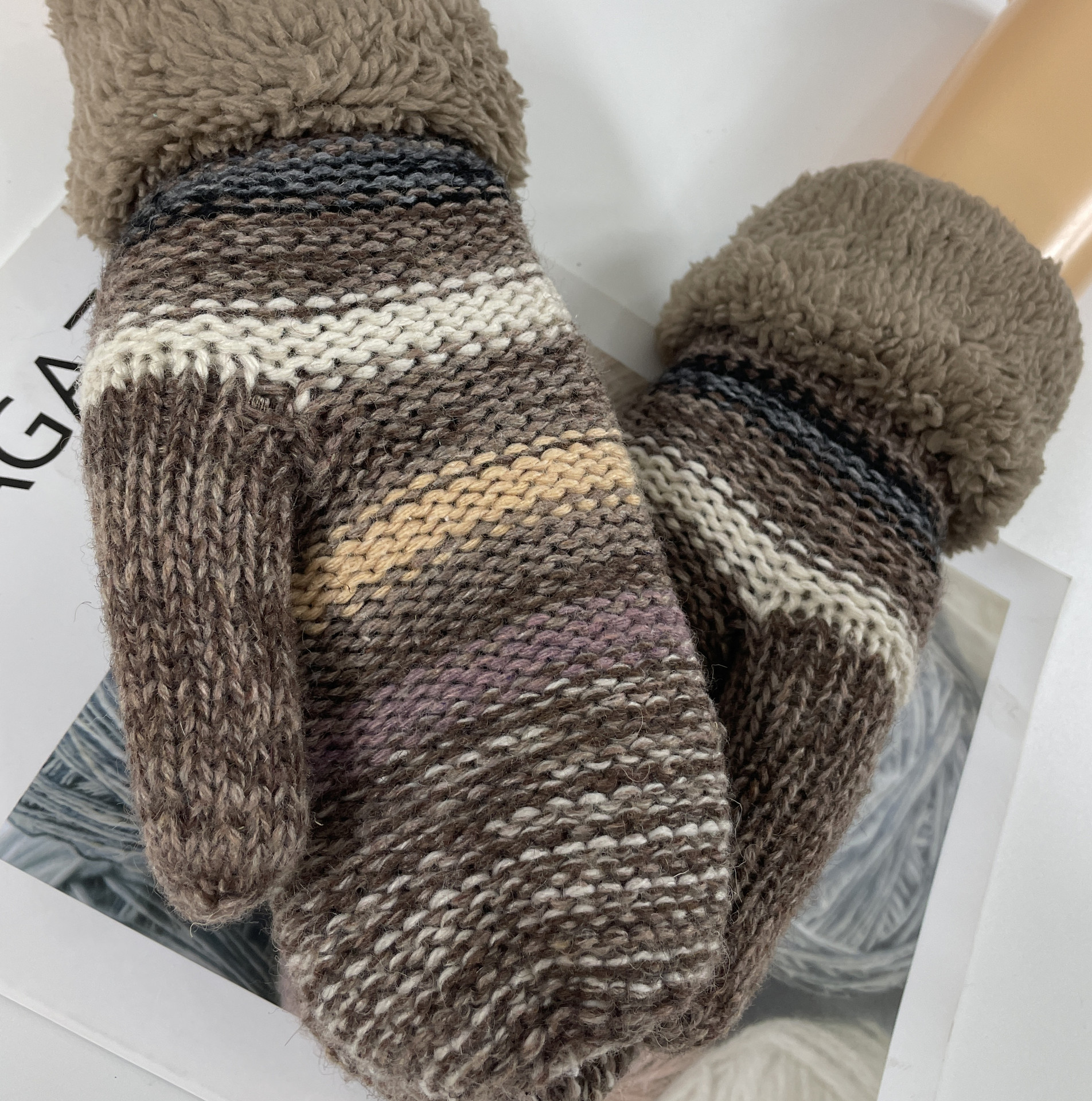 Autumn and winter women's gloves European and American velvet thickened anti cold outdoor warm wool knitted finger bag gloves