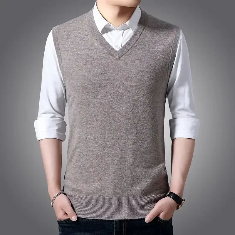 Highend Vneck Knitted Sweater Vest for American Middleaged Men A Warm and Casual Sleeveless Autumn Winter 241129