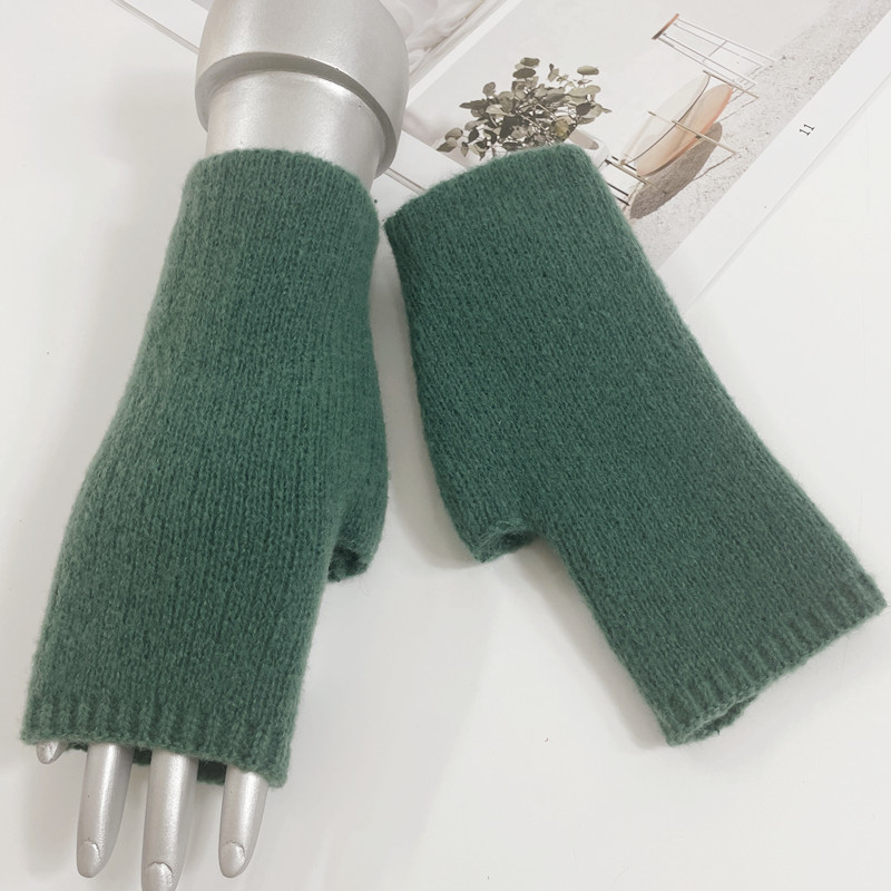 Autumn and winter outdoor decoration warm fashion trend cute girl Japanese Korean version solid color half finger knitted gloves in stock