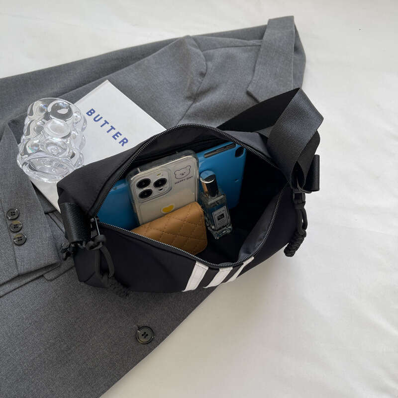 Versatile Chain Crossbody Bag For Women, Oxford Fabric Single Shoulder High-End Wholesale, Armpit Casual Fashion, Classic Quality B2