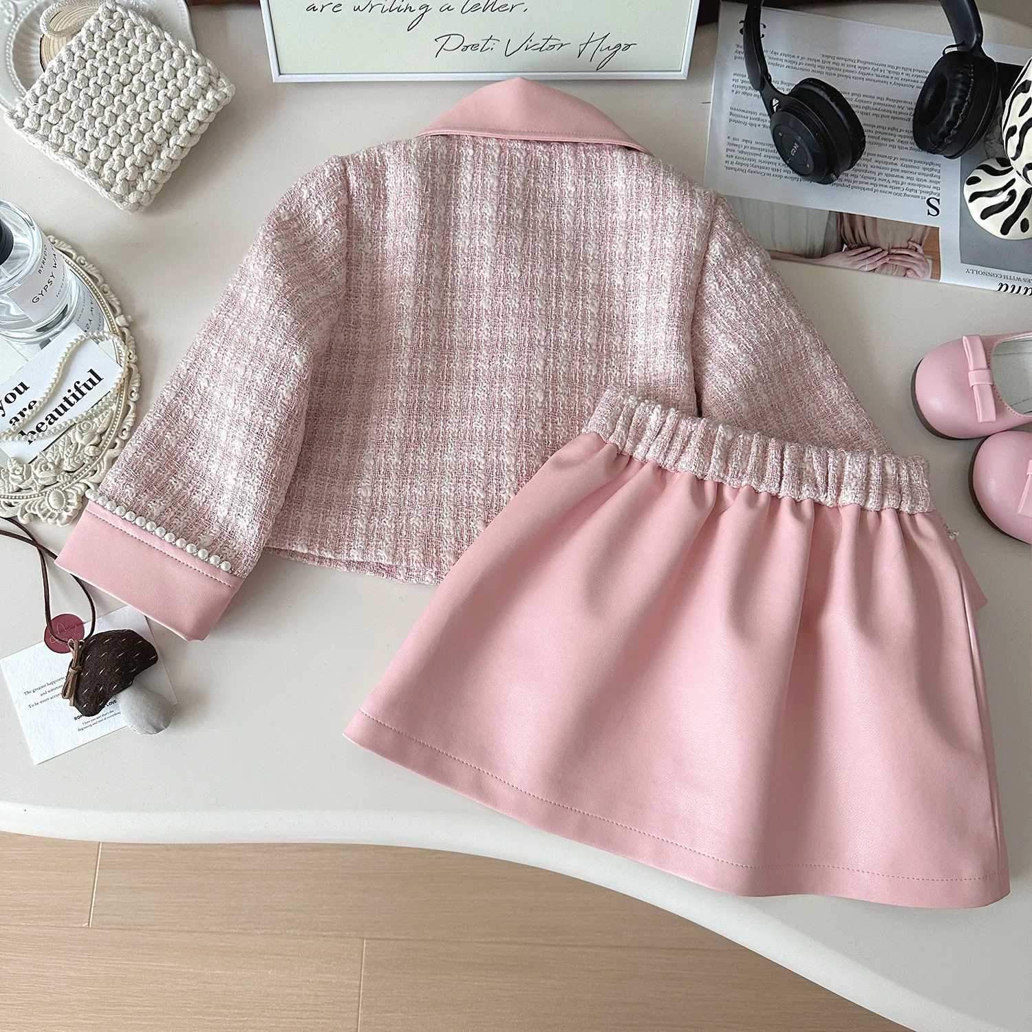 Clothing Sets Childrens Clothing Sets Little Fragrance Pink Coat + Skirt 2pcs Sets Baby Girl Clothes Kids Boutique Clothes 2 To 7 Years Y2411297LQB