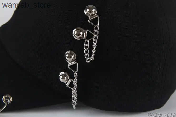 Ball Caps Fashionable cotton baseball cap creative perforated ring hip-hop hat punk adult casual solid adjustable unisex Snapback hat Gorra L240910