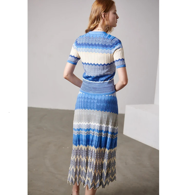 IOO 2024 Knitted Set Striped Multi Color Vneck Tops Pleated Aline Summer Skirts High Quality French Pairs 241129