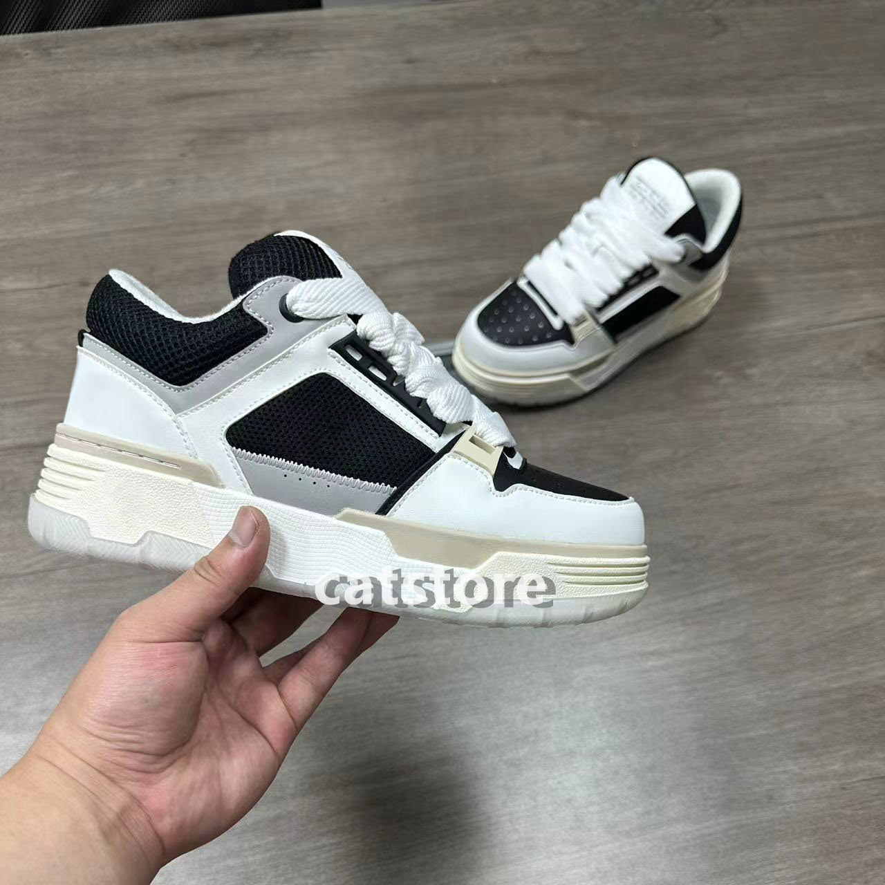 with Mens 90S Classic casual shoes Men Designers fashion Sneakers Exaggerated Translucent Rubber Outsole Set diamonds